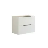 Badkamerinspiratie met wit badmeubel met elegante groeven en mooie wastafel, wit marmeren muren en vloer voor een heldere en moderne look.