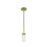 Badkamerinspiratie met romantische hanglampen in glanzend messing, die een elegante toets aan je badkamer geven.