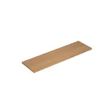 Moderne make-uptafel in Noordse stijl met licht hout, elegante verlichting, vierkante spiegel en opbergplanken die een stijlvolle en functionele ruimte creëren.