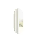 Stijlvolle badkamer inspiratie met beige wastafelmeubel met binnenlade, bovenkast, open plank, ovale spiegel met verlichting, bijpassende hanglampen, plank onder de spiegel en wandgemonteerd toilet. Wanden met lichte, langwerpige tegels