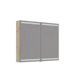 Grote badkamerinspiratie met lichtblauwe meubels, elegante spiegelkasten en grote marmeren tegels voor een klassieke en moderne uitstraling