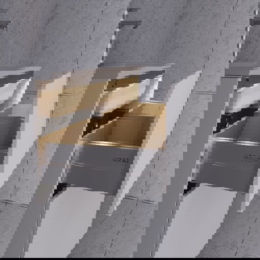 Grote badkamerinspiratie in Scandinavische stijl met badkamermeubels in lichtblauwe kleur en houten aanrechtblad met elegante opzetwastafel, visgraat houten vloer creëert een lichte en klassieke stijl