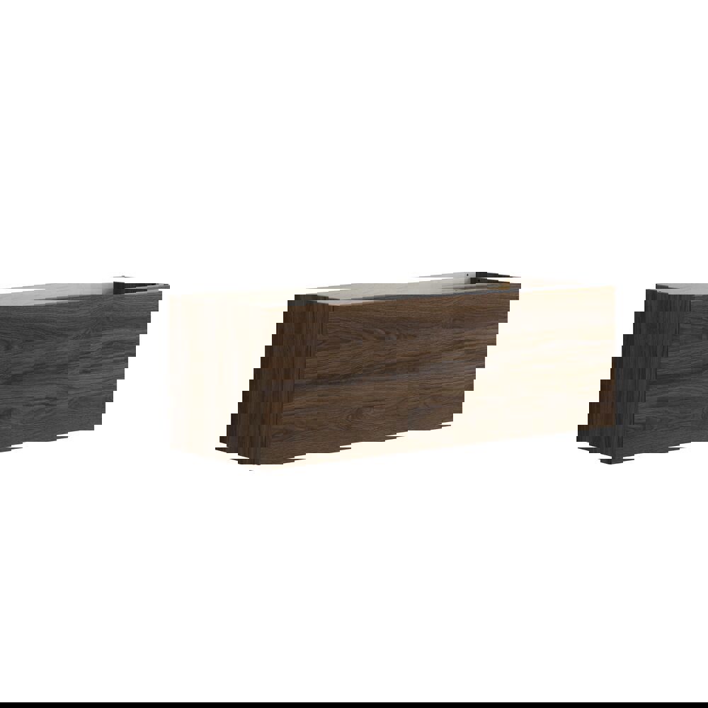 Grote badkamerinspiratie met wastafelmeubels en bruine eikenhouten lamellen, vrijstaand bad, en vierkante spiegels met licht, elegante dubbele wastafel geeft een modern en symmetrisch uiterlijk