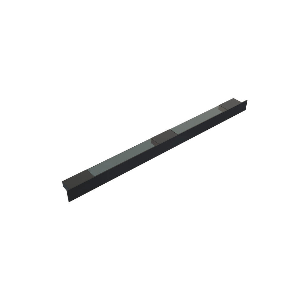 Stijlvolle badkamer inspiratie met beige wastafelmeubel met binnenlade, bovenkast, open plank, ovale spiegel met verlichting, bijpassende hanglampen, plank onder de spiegel en wandgemonteerd toilet. Wanden met lichte, langwerpige tegels