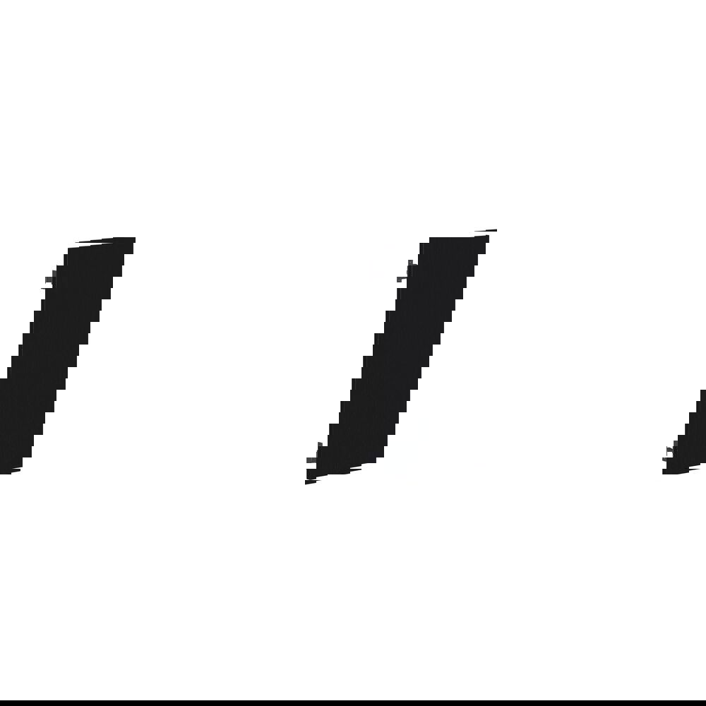 Grote badkamerinspiratie met badkamermeubels van zwart eikenhout met elegante groeven, stijlvolle dubbele wastafel, vierkante spiegels, witte tegels met geometrisch patroon geven een lichte, symmetrische en klassieke uitstraling.