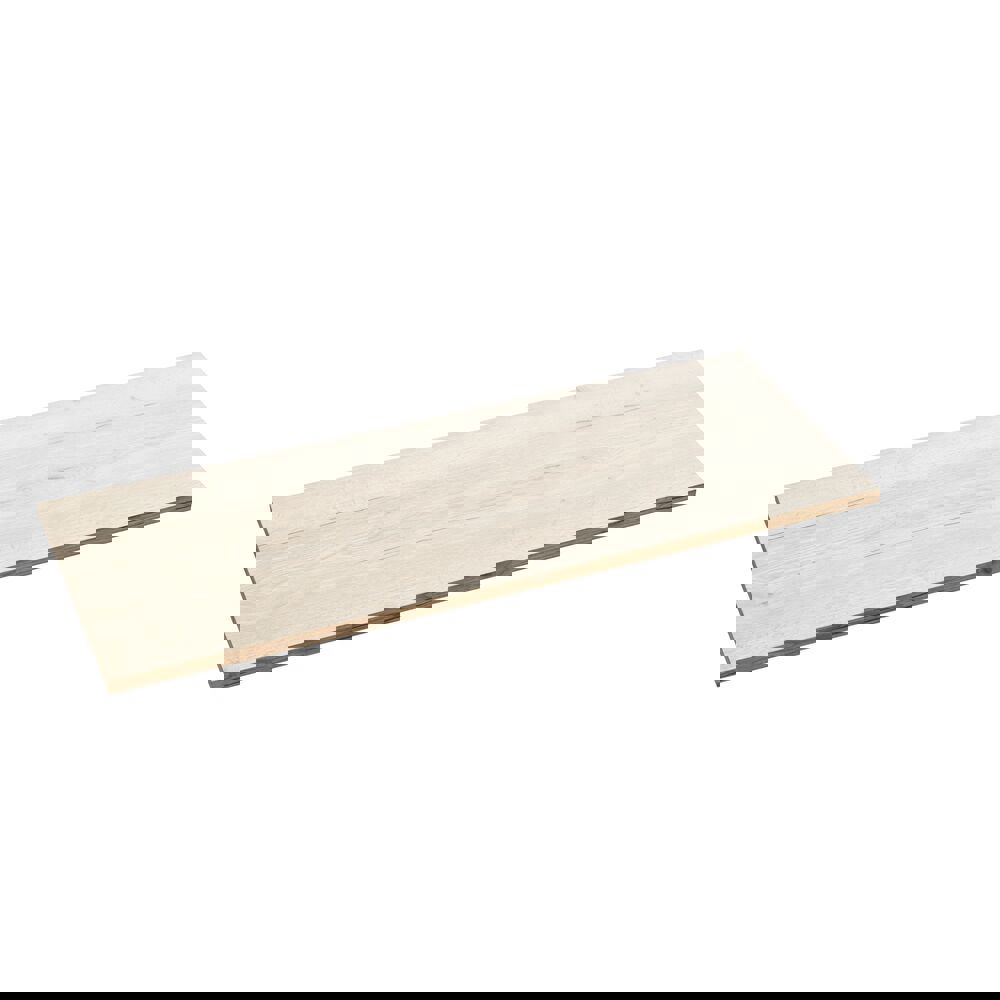 Grote badkamerinspiratie in Scandinavische stijl met badkamermeubels in lichtblauwe kleur en houten aanrechtblad met elegante opzetwastafel, visgraat houten vloer creëert een lichte en klassieke stijl