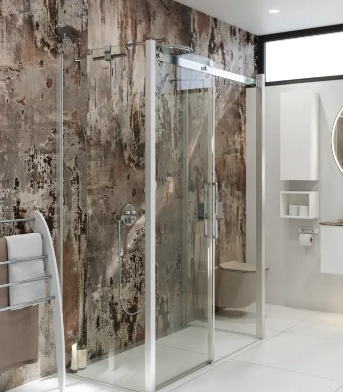 Badkamerinspiratie met luxe douchecabine met schuifdeur, witte badkamermeubels en een muur met ruwe look die de badkamer een rauw en stedelijk gevoel geeft