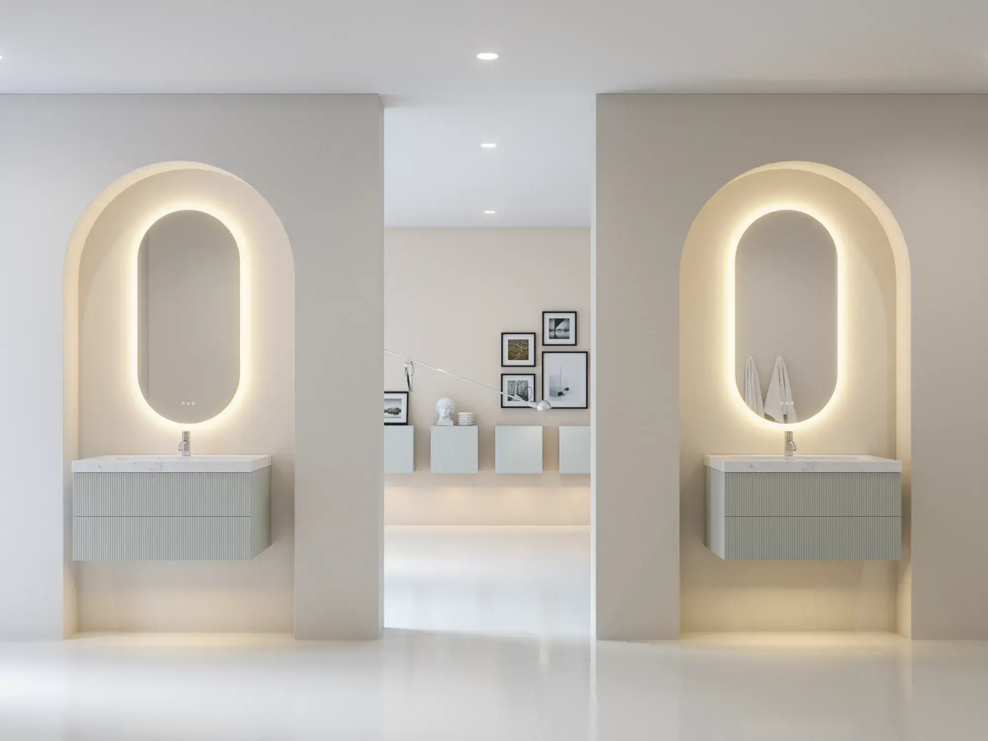 Stijlvolle en moderne badkamer inspiratie met ovale spiegels met lichtregeling, stenen wastafels en wastafelmeubels met elegante groeven in een minimalistisch ontwerp, lichte en luchtige sfeer met elegante verlichting en verfijnde details