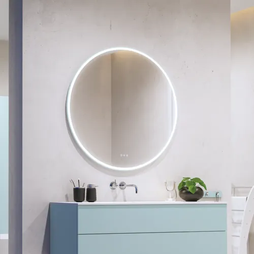 Grote moderne badkamer met badkamermeubel in lichte, blauwe kleuren in een Scandinavische stijl