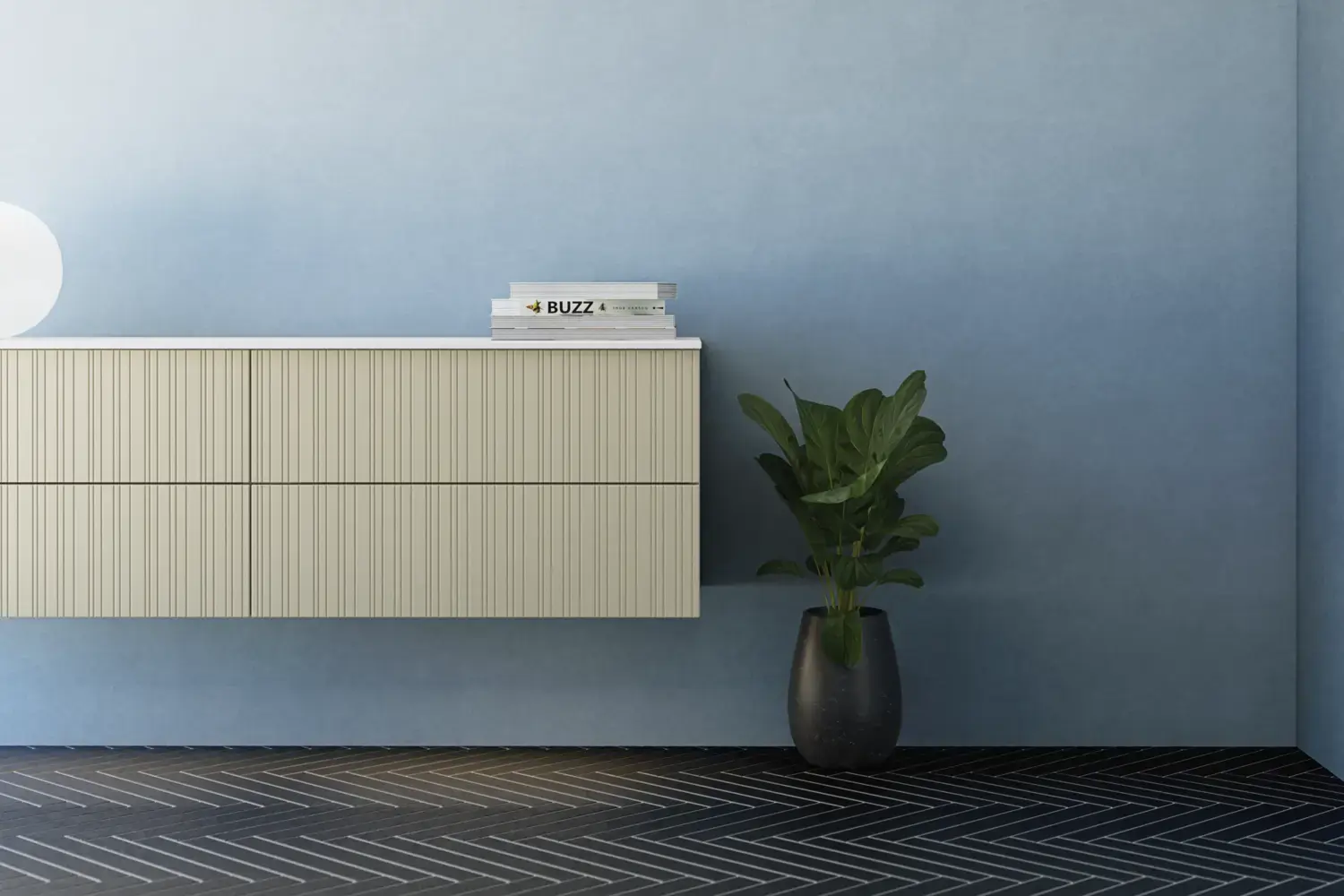 Badkamer met schuin plafond, beige meubels met groeven, elegante werkblad en vierkante wastafel, mooie spiegel met planken, blauwe muren, grote ramen en zwarte visgraatvloer geven een lichte, stedelijke uitstraling.