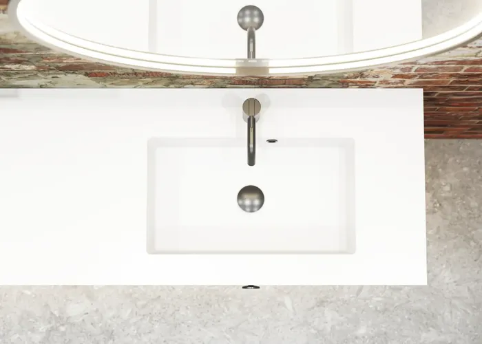 Moderne stoere badkamer in urban stijl. Mooie wastafelkasten en ronde spiegels met zwarte randen