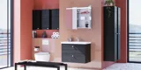 Grote badkamerinspiratie met badkamermeubels in Black Structure met elegante wastafels en mooie spiegelkasten met geïntegreerde verlichting, terrazzovloer en rode muren en tegels voor een moderne look.