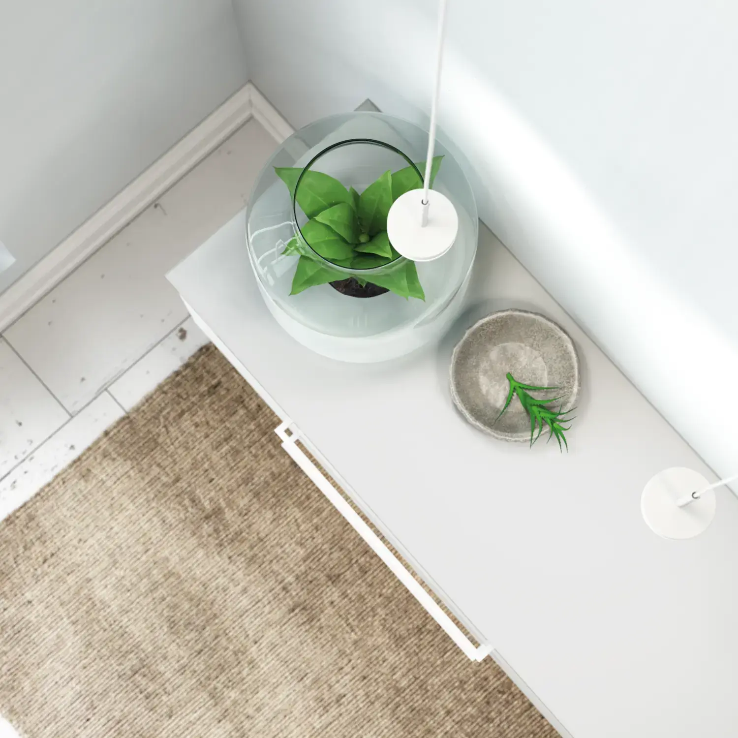 Grote en romantische badkamer met ronde spiegel met goudkleurige rand